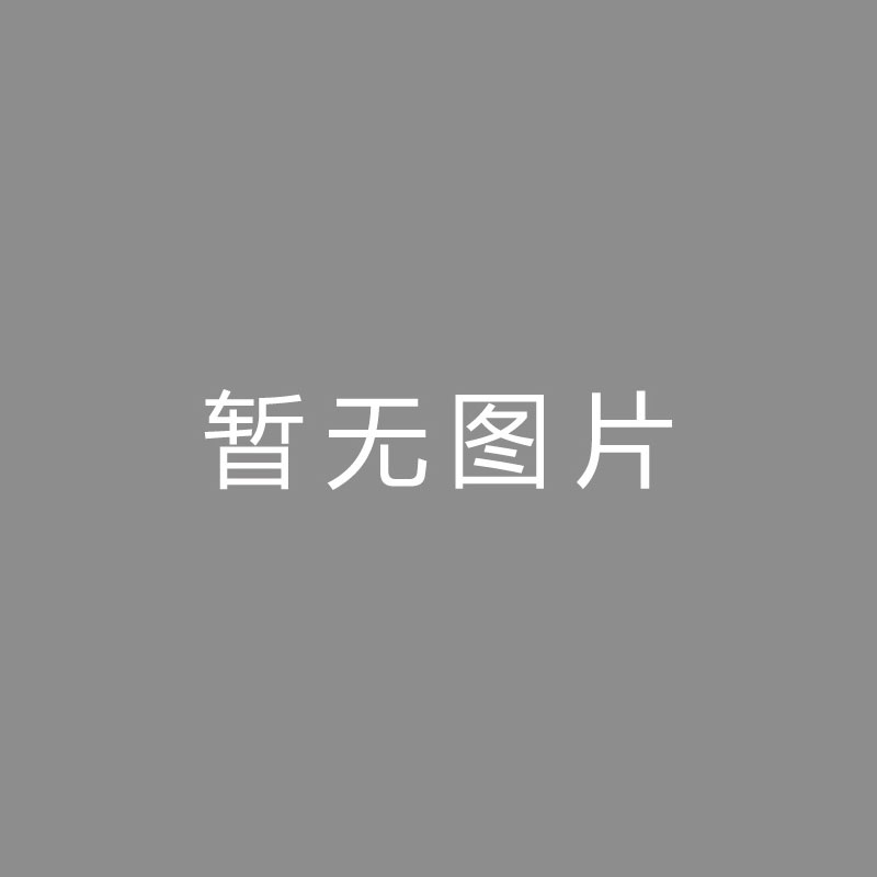 🏆全景 (Wide Shot)即使踢里尔吃两黄没被罚下，但大马丁半决赛首回合仍旧被停赛